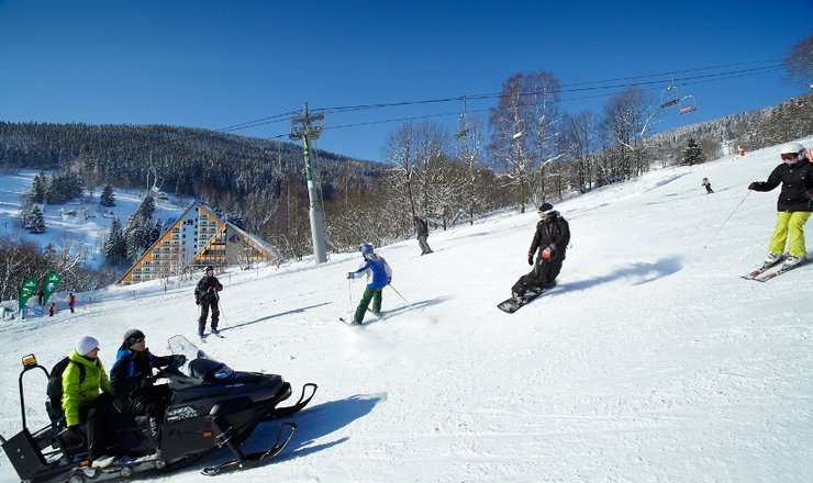 CLARION VE ŠPINDLEROVĚ MLÝNĚ VÍTÁ PRVNÍ LYŽAŘE!