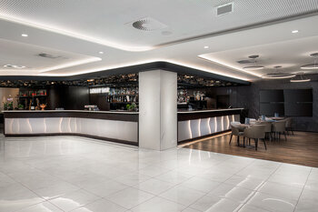 Lobby bar